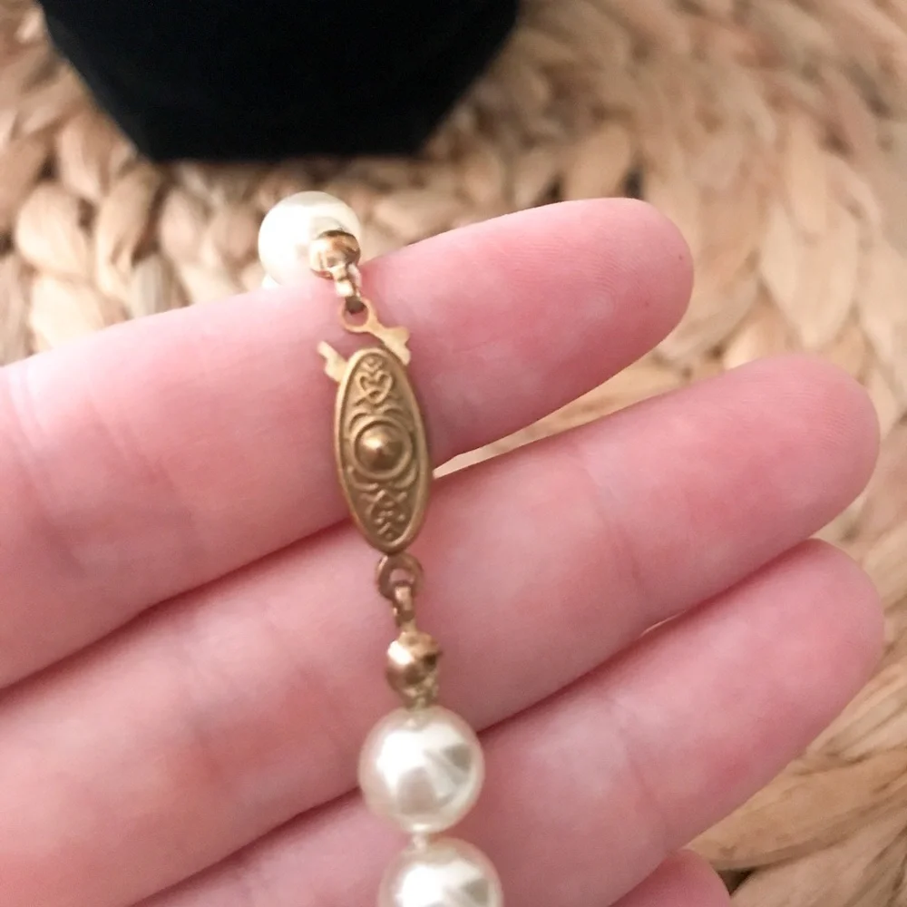 Vintage Faux Pearl Necklace​​​​​​​​​​